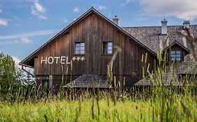 Karczma Regionalna Hotel GOŚCINNA CHATA